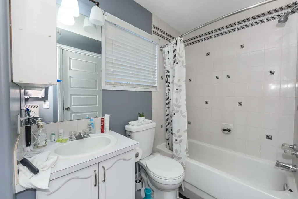 3810 Catalina Boulevard NE Calgary AB T1Y6Y3