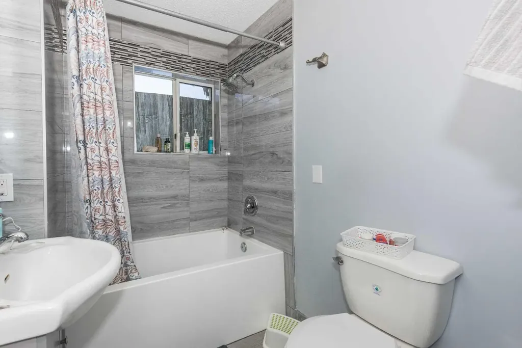 3810 Catalina Boulevard NE Calgary AB T1Y6Y3