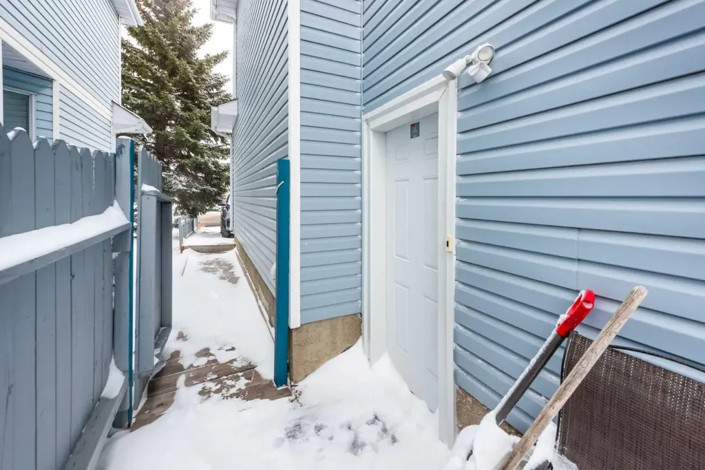 3810 Catalina Boulevard NE Calgary AB T1Y6Y3