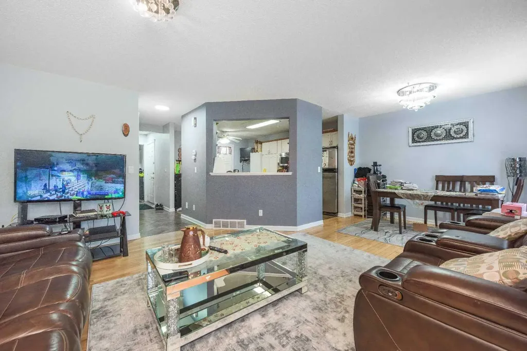 3810 Catalina Boulevard NE Calgary AB T1Y6Y3