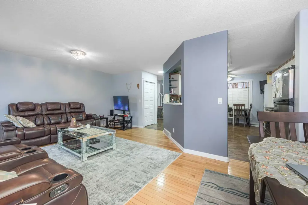 3810 Catalina Boulevard NE Calgary AB T1Y6Y3