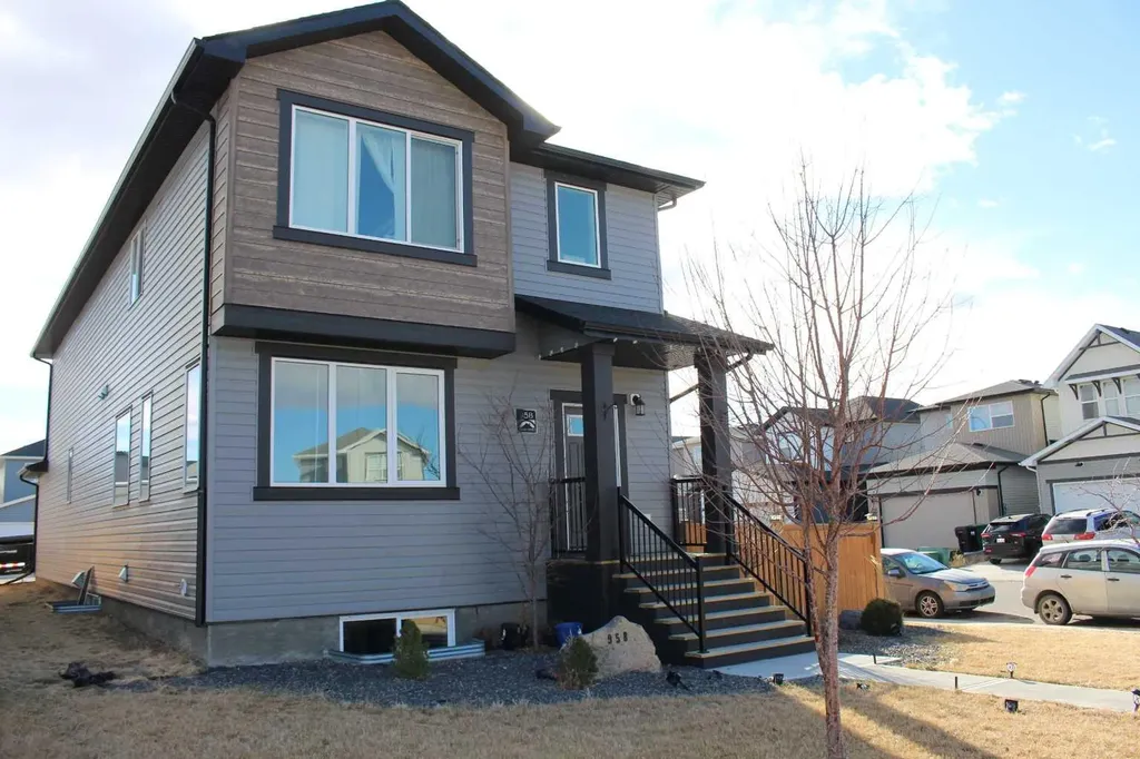 958 41 Avenue N Lethbridge AB T1H 7G9