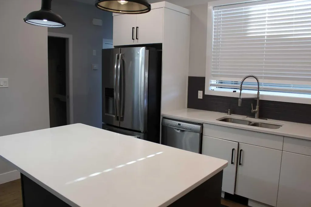 958 41 Avenue N Lethbridge AB T1H 7G9