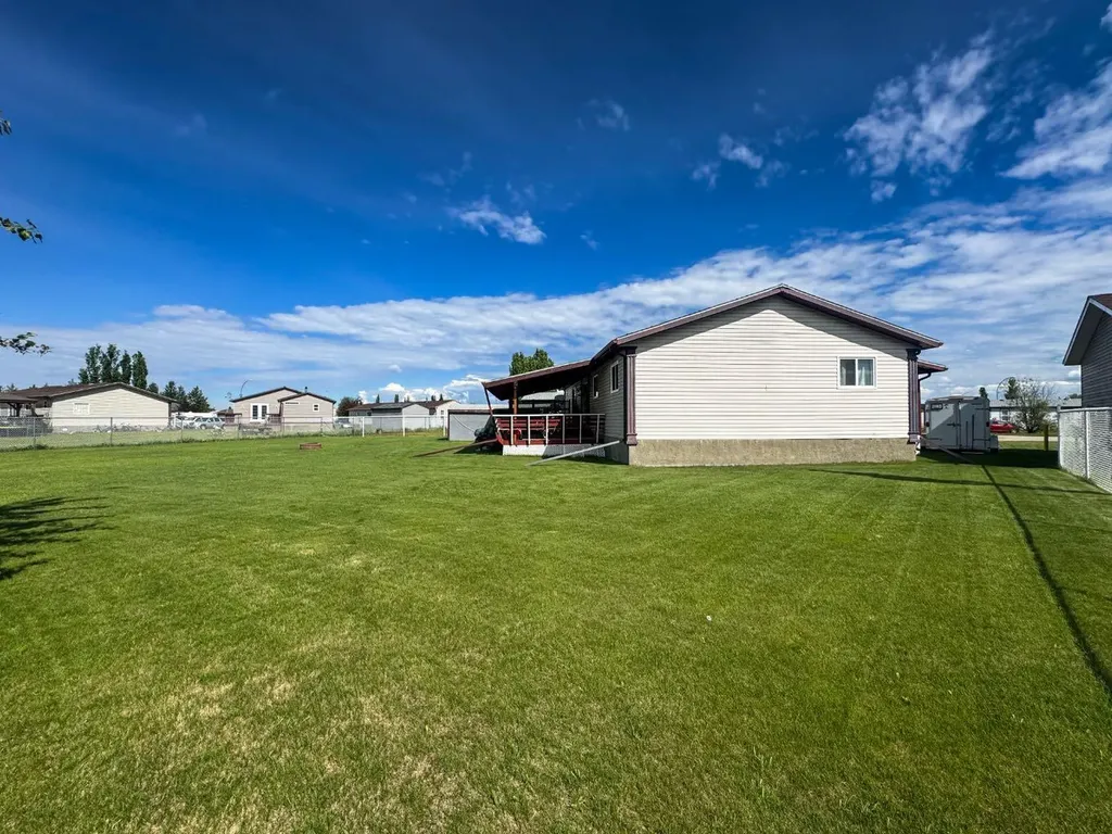 23 Keystone Place Whitecourt AB T7S 0B2