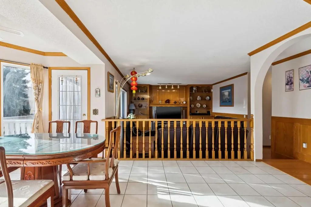 2203 Sirocco Drive SW Calgary AB T3H 2T9