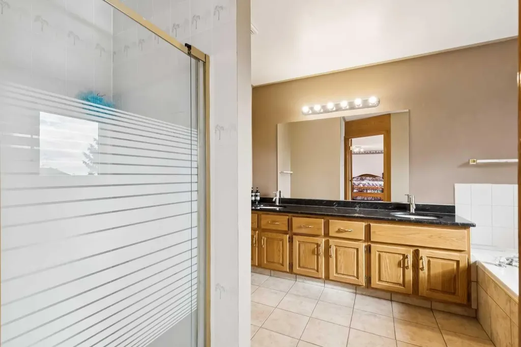 2203 Sirocco Drive SW Calgary AB T3H 2T9