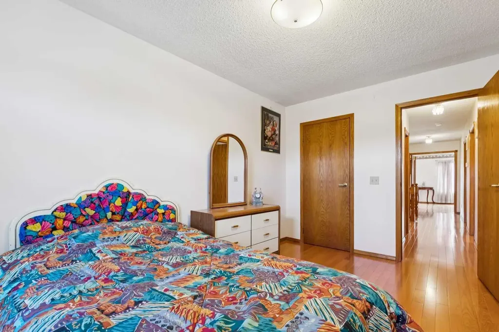 2203 Sirocco Drive SW Calgary AB T3H 2T9