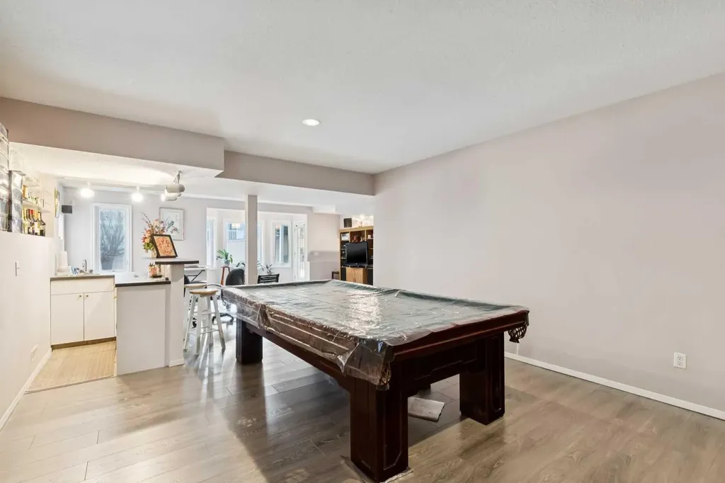 2203 Sirocco Drive SW Calgary AB T3H 2T9