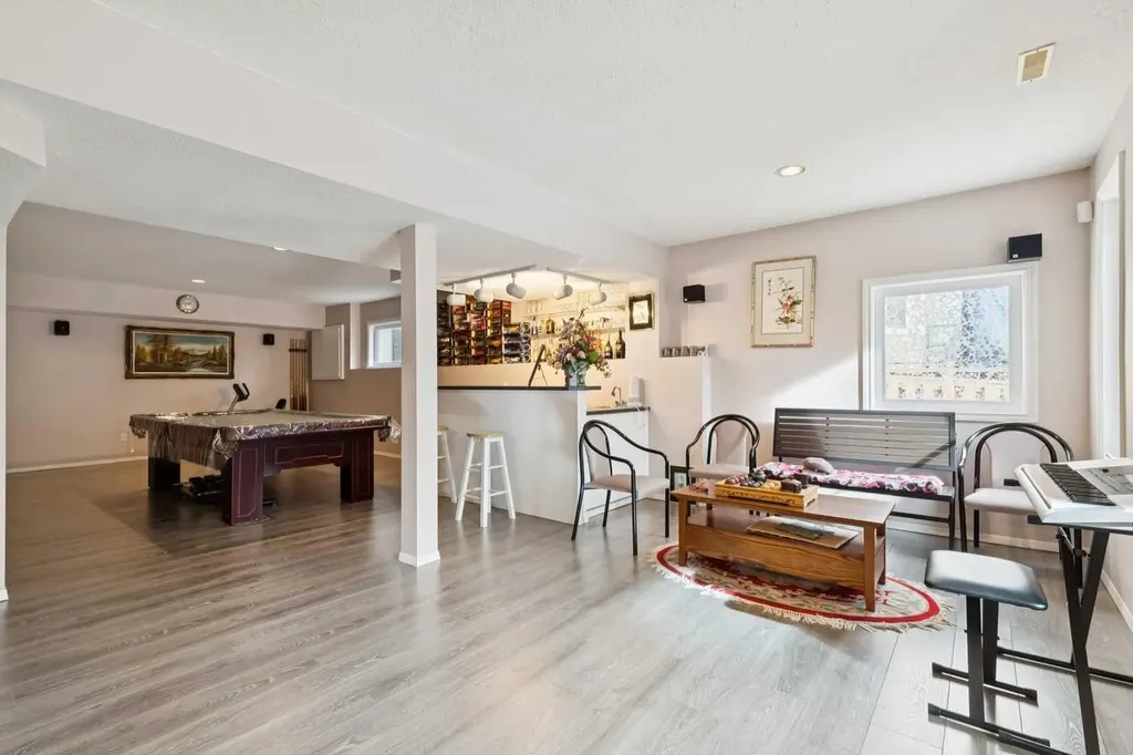 2203 Sirocco Drive SW Calgary AB T3H 2T9