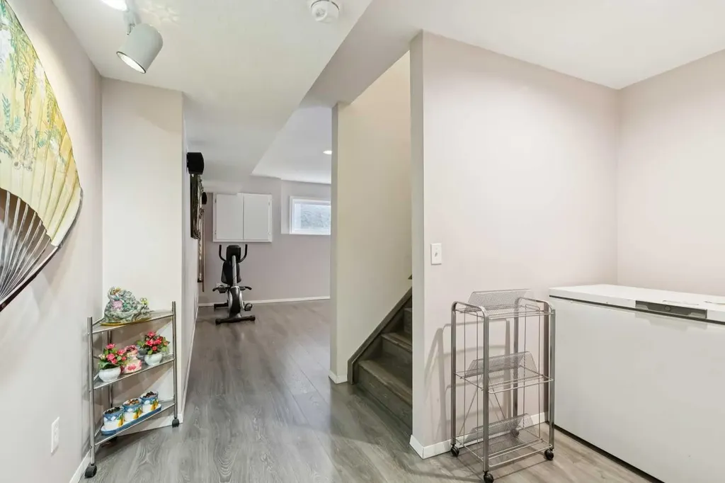 2203 Sirocco Drive SW Calgary AB T3H 2T9