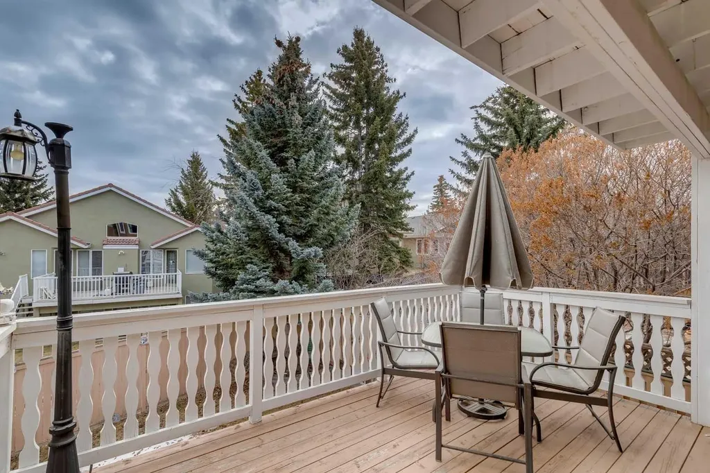 2203 Sirocco Drive SW Calgary AB T3H 2T9