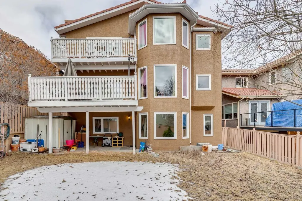 2203 Sirocco Drive SW Calgary AB T3H 2T9