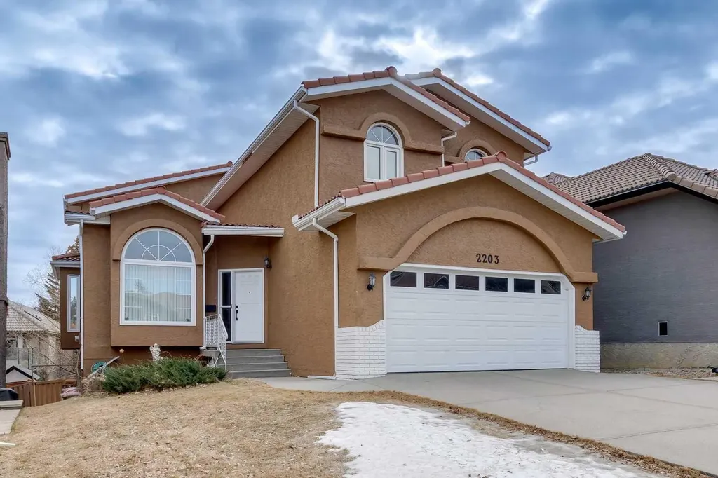 2203 Sirocco Drive SW Calgary AB T3H 2T9
