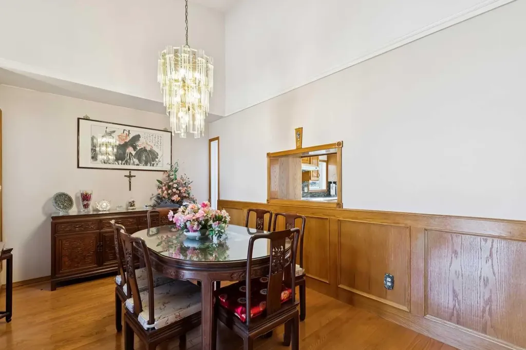2203 Sirocco Drive SW Calgary AB T3H 2T9