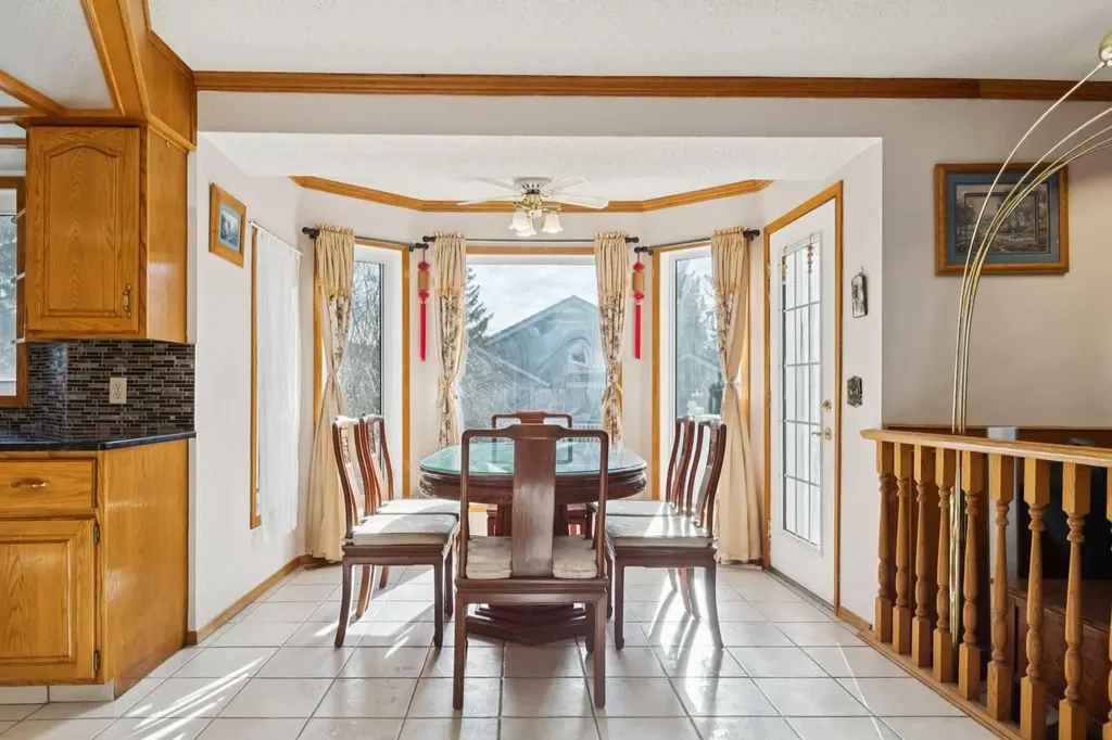 2203 Sirocco Drive SW Calgary AB T3H 2T9