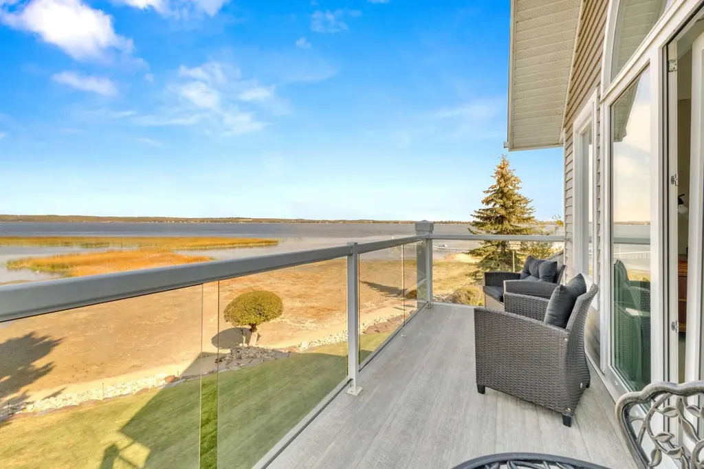398 Marina Bay Place Sylvan Lake AB T4S1E9