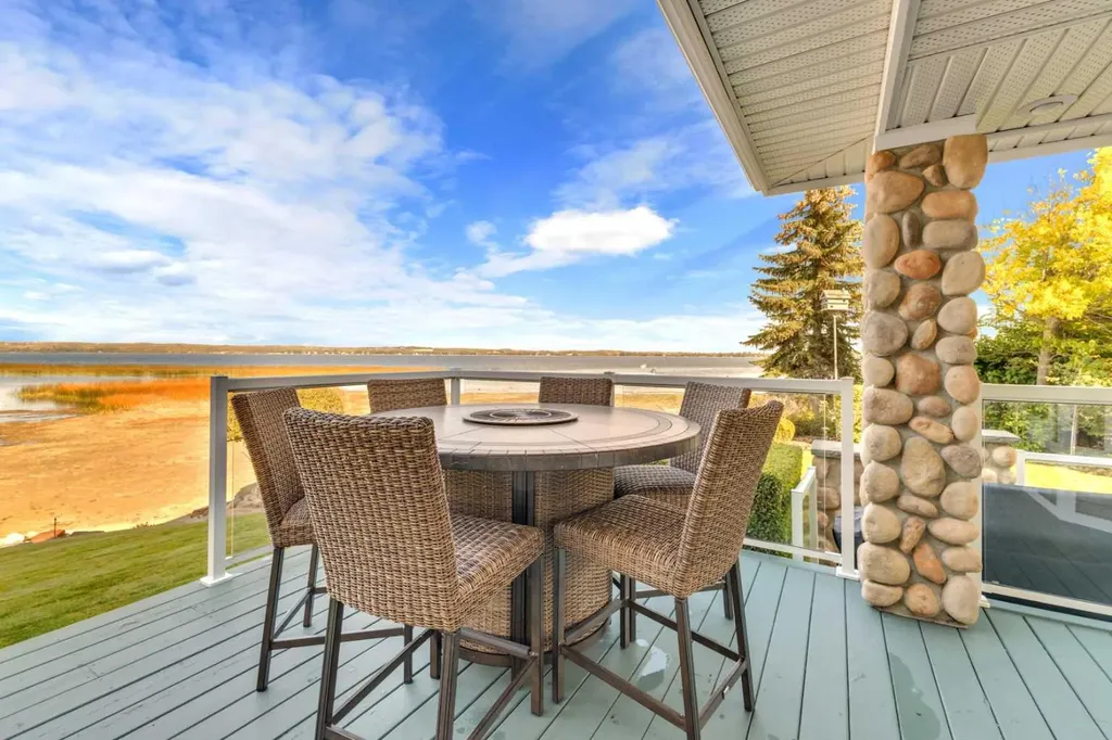398 Marina Bay Place Sylvan Lake AB T4S1E9