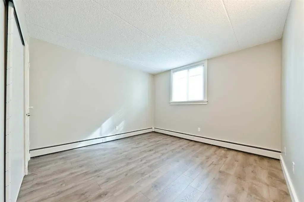 315 9a Street NW Calgary AB T2N 1T7