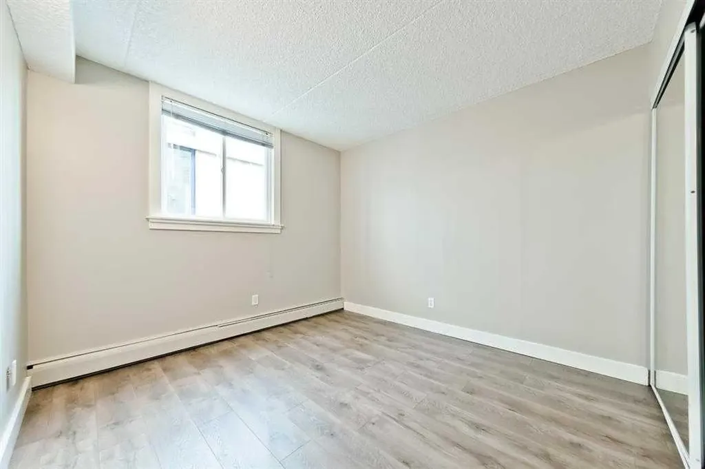 315 9a Street NW Calgary AB T2N 1T7