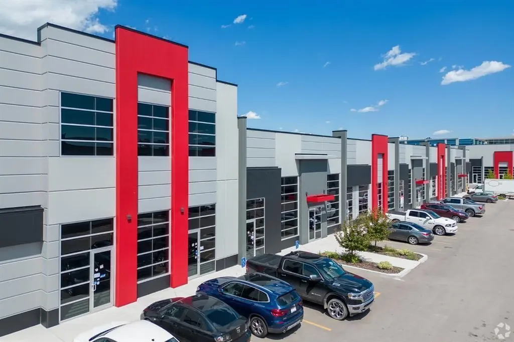 6520 36 Street NE Calgary AB T3J 2L3