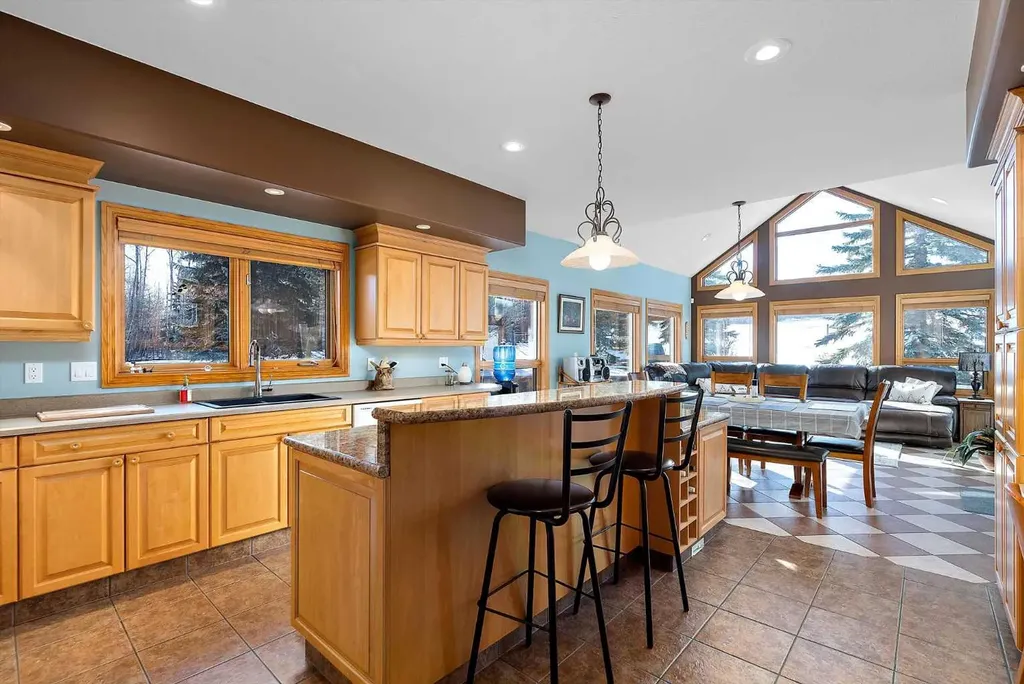 248 Lakeshore Drive Grandview AB T0C 2V0