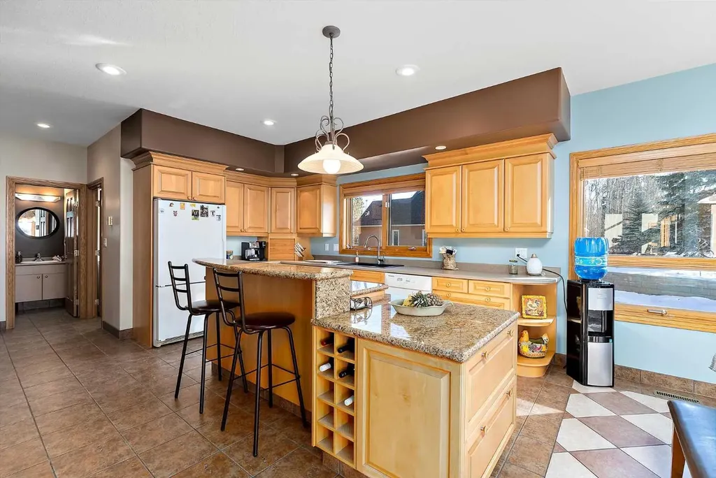 248 Lakeshore Drive Grandview AB T0C 2V0