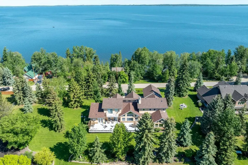 248 Lakeshore Drive Grandview AB T0C 2V0