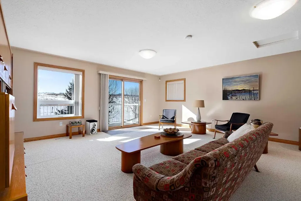 248 Lakeshore Drive Grandview AB T0C 2V0