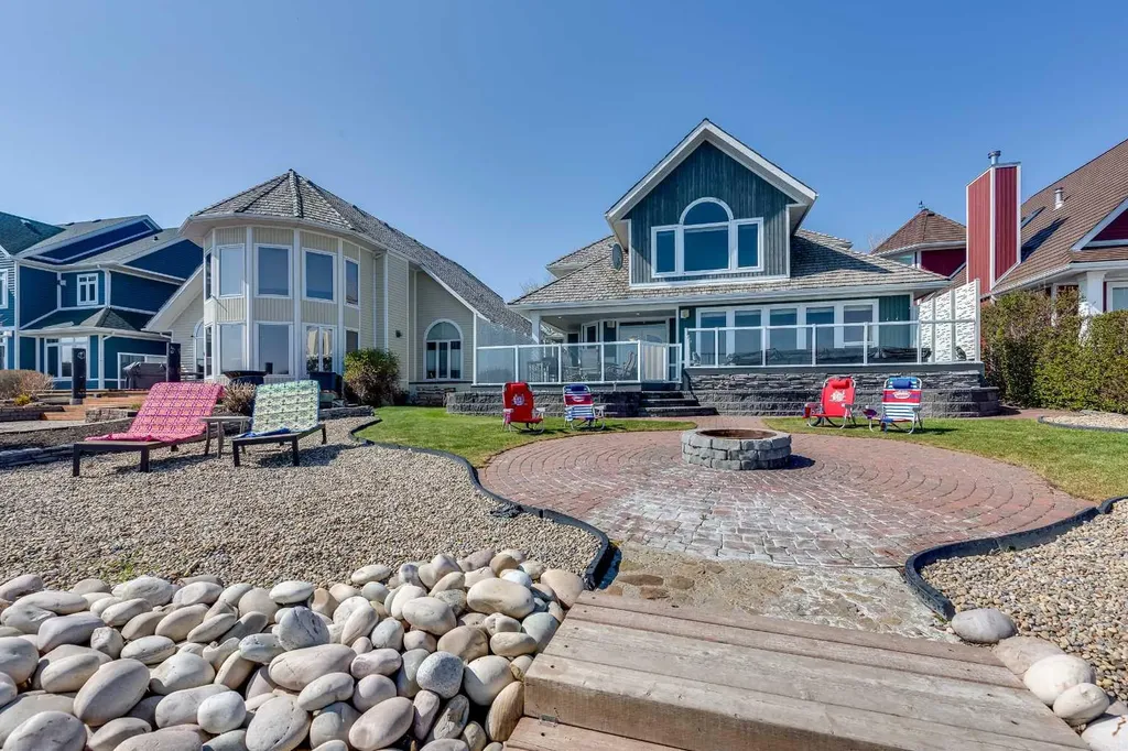 Sylvan Lake AB, 384 Marina Bay Place
