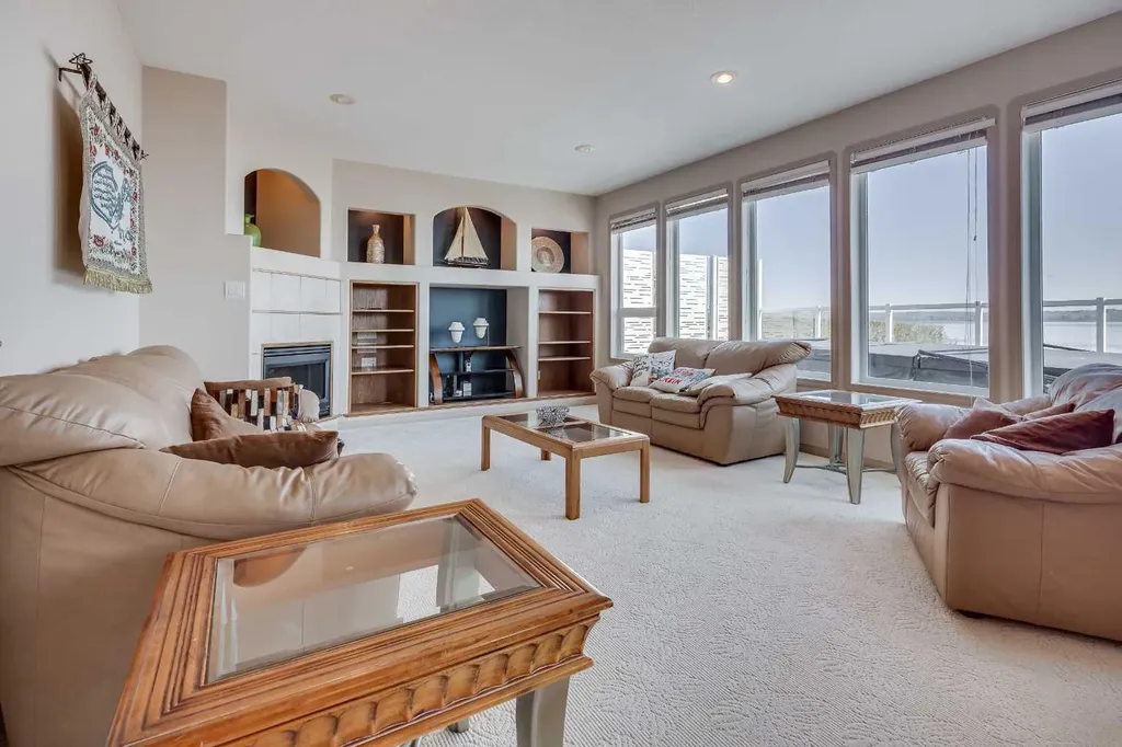 384 Marina Bay Place Sylvan Lake AB T4S 1E9