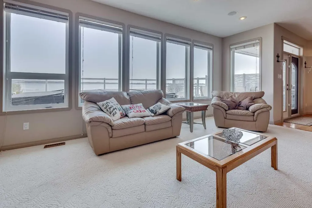 384 Marina Bay Place Sylvan Lake AB T4S 1E9