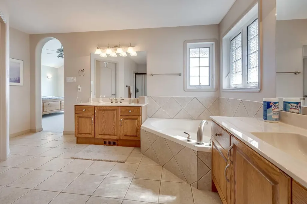 384 Marina Bay Place Sylvan Lake AB T4S 1E9