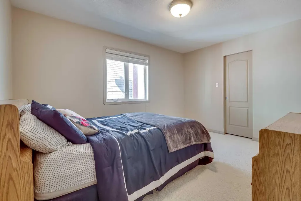 384 Marina Bay Place Sylvan Lake AB T4S 1E9