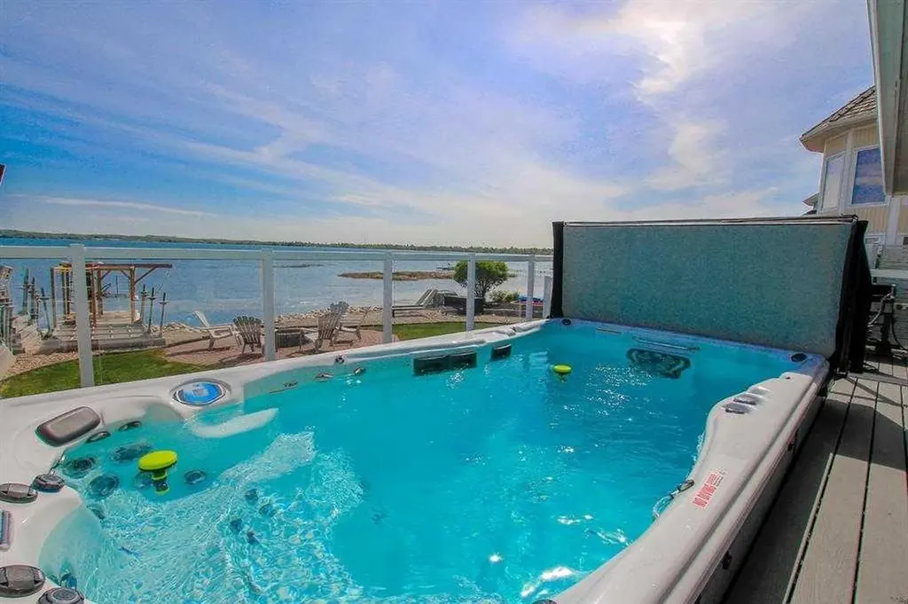384 Marina Bay Place Sylvan Lake AB T4S 1E9