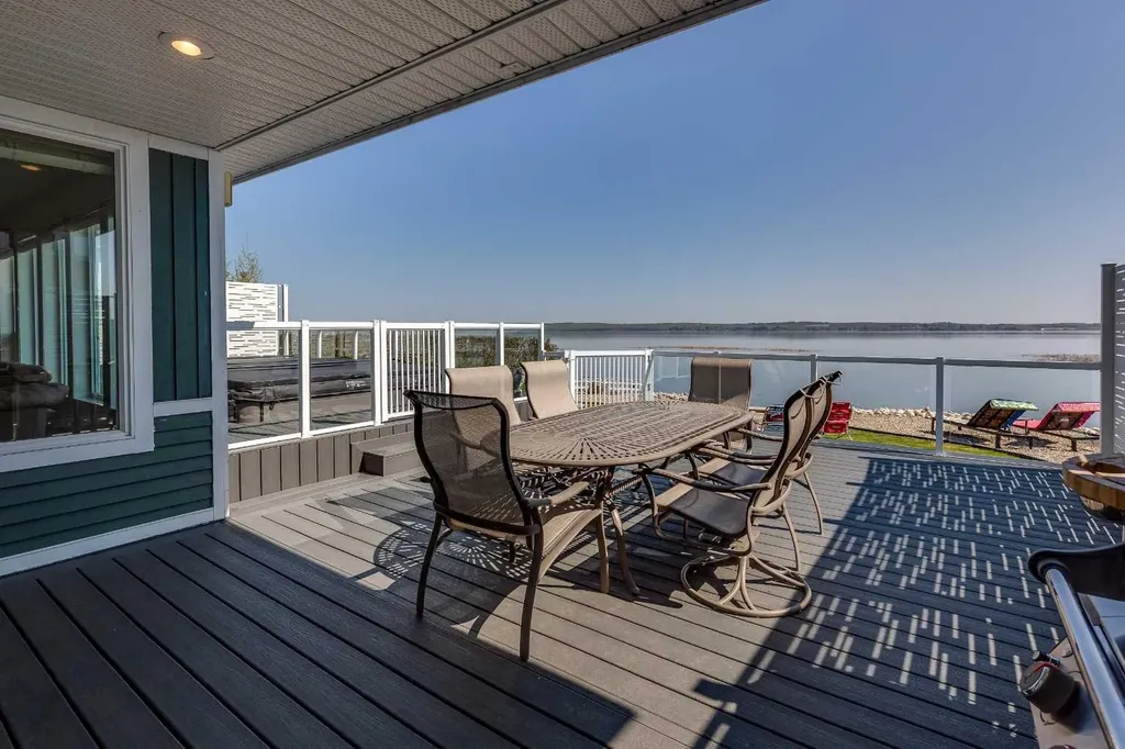384 Marina Bay Place Sylvan Lake AB T4S 1E9