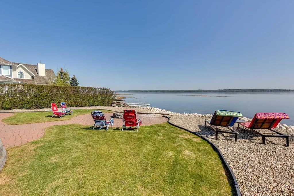 384 Marina Bay Place Sylvan Lake AB T4S 1E9