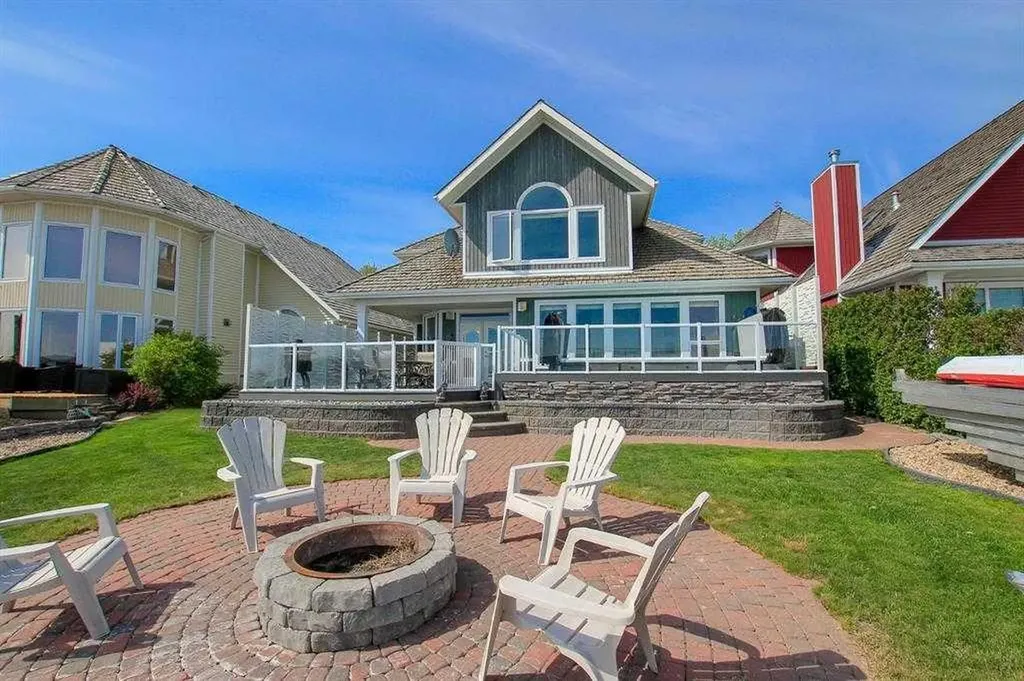 384 Marina Bay Place Sylvan Lake AB T4S 1E9