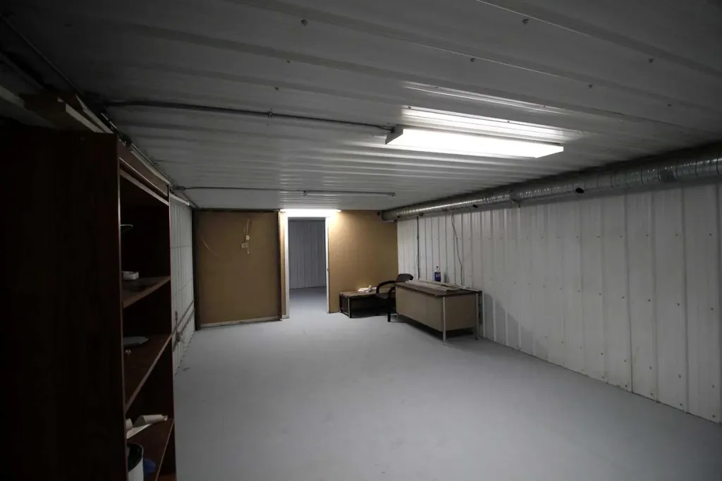 3208 52 Avenue Innisfail AB T4G1E2