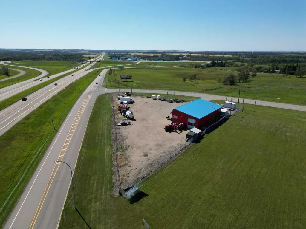 3208 52 Avenue Innisfail AB T4G1E2