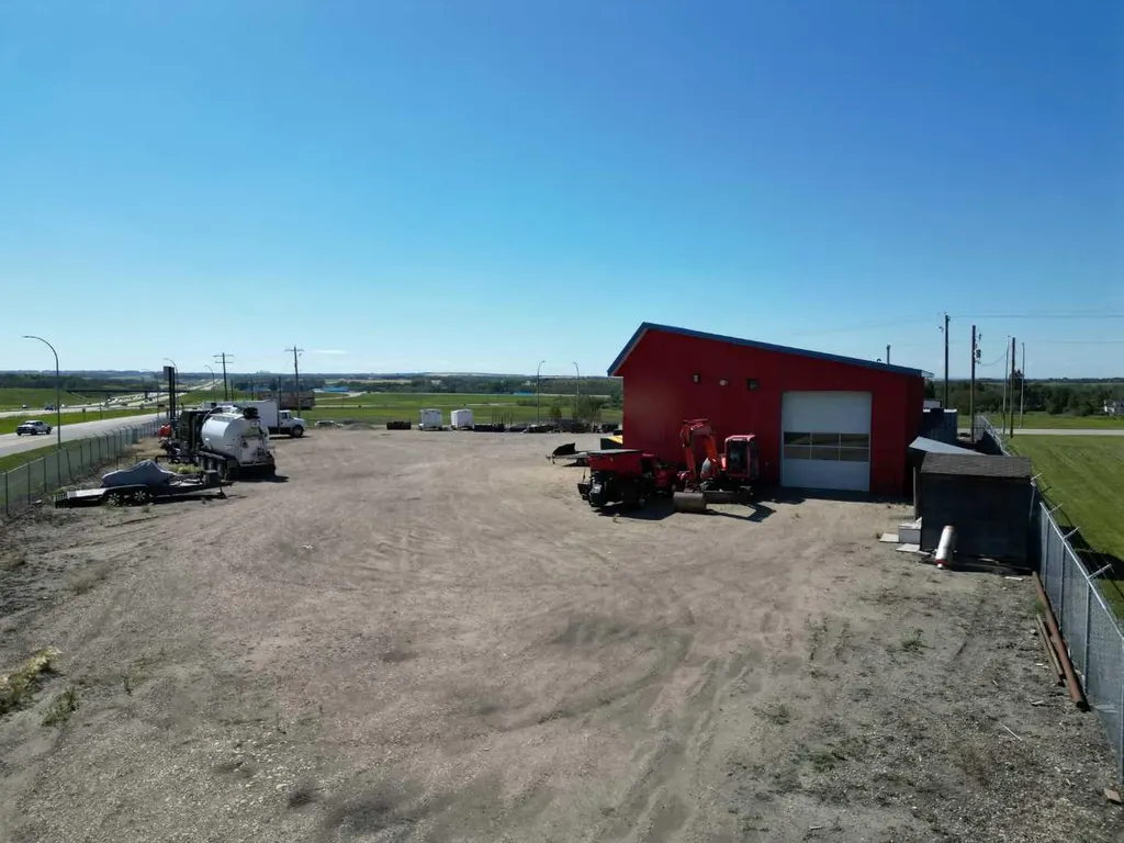3208 52 Avenue Innisfail AB T4G1E2