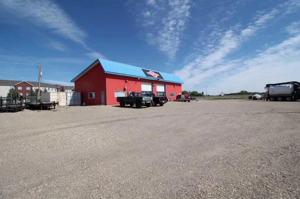 3208 52 Avenue Innisfail AB T4G1E2