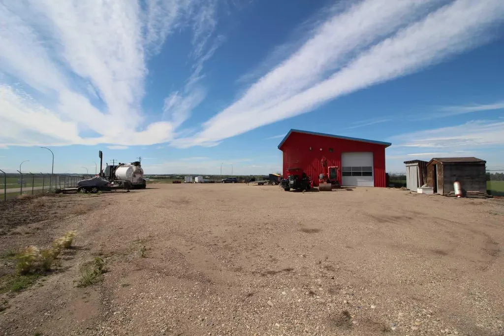 3208 52 Avenue Innisfail AB T4G1E2