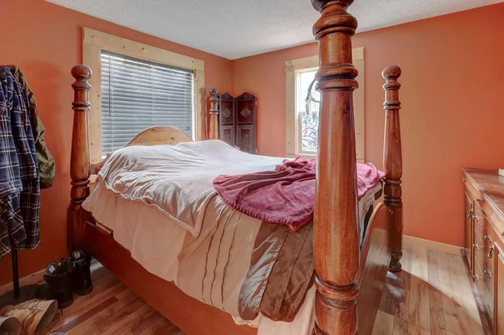 6424 32 Avenue NW Calgary AB T3B 0K4