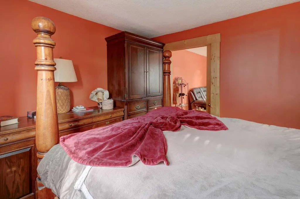 6424 32 Avenue NW Calgary AB T3B 0K4