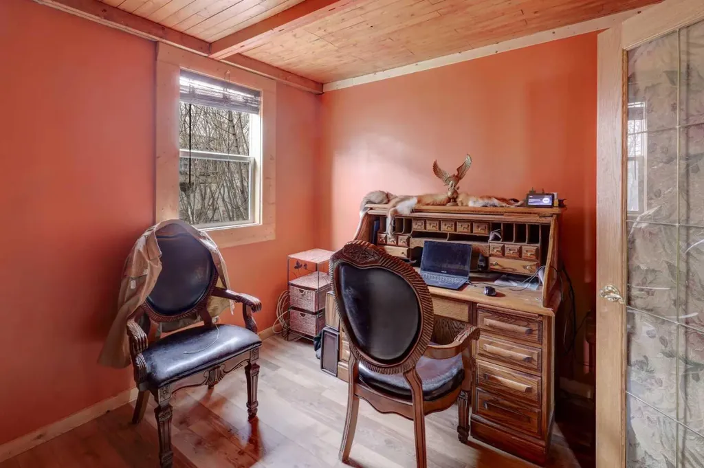 6424 32 Avenue NW Calgary AB T3B 0K4