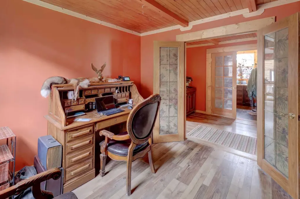 6424 32 Avenue NW Calgary AB T3B 0K4