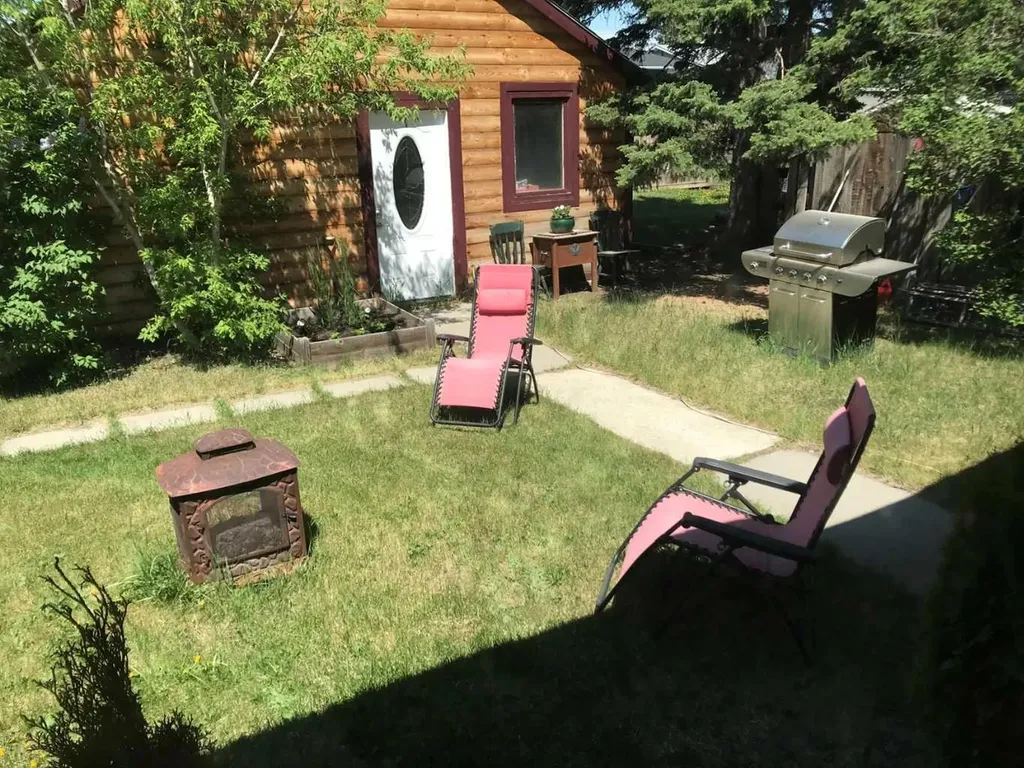6424 32 Avenue NW Calgary AB T3B 0K4
