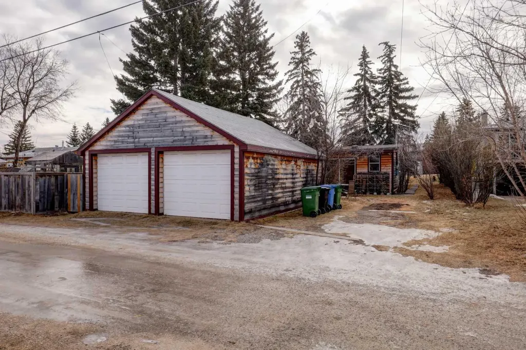 6424 32 Avenue NW Calgary AB T3B 0K4