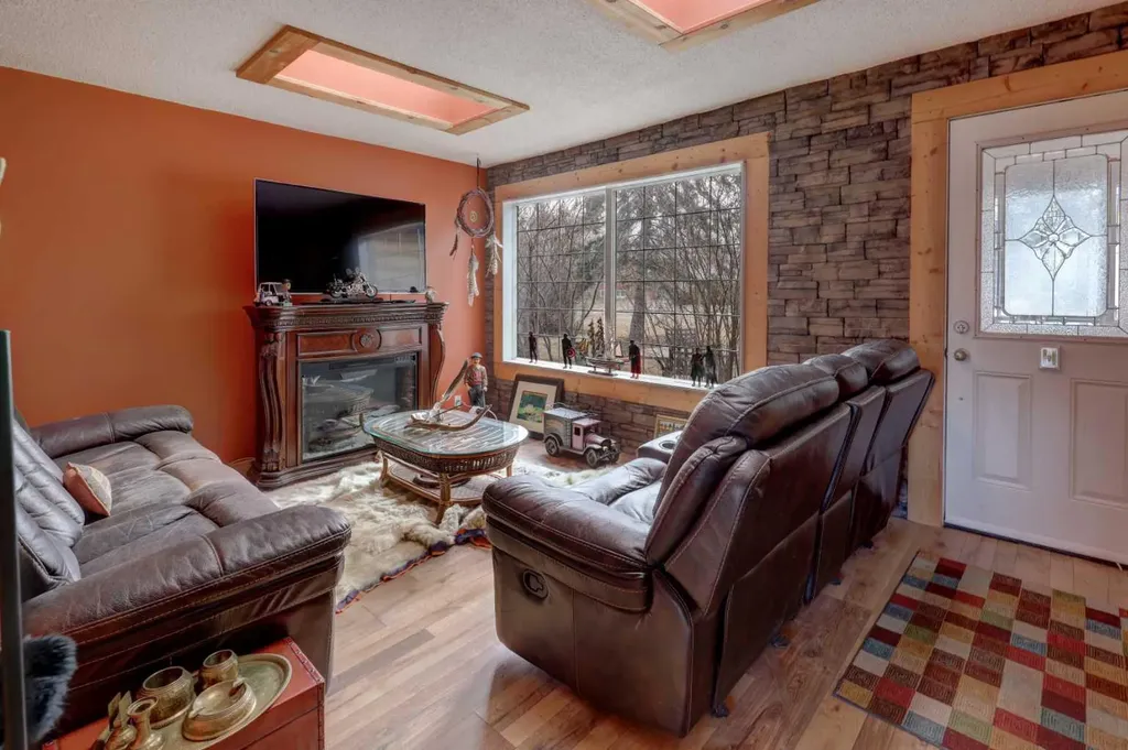 6424 32 Avenue NW Calgary AB T3B 0K4