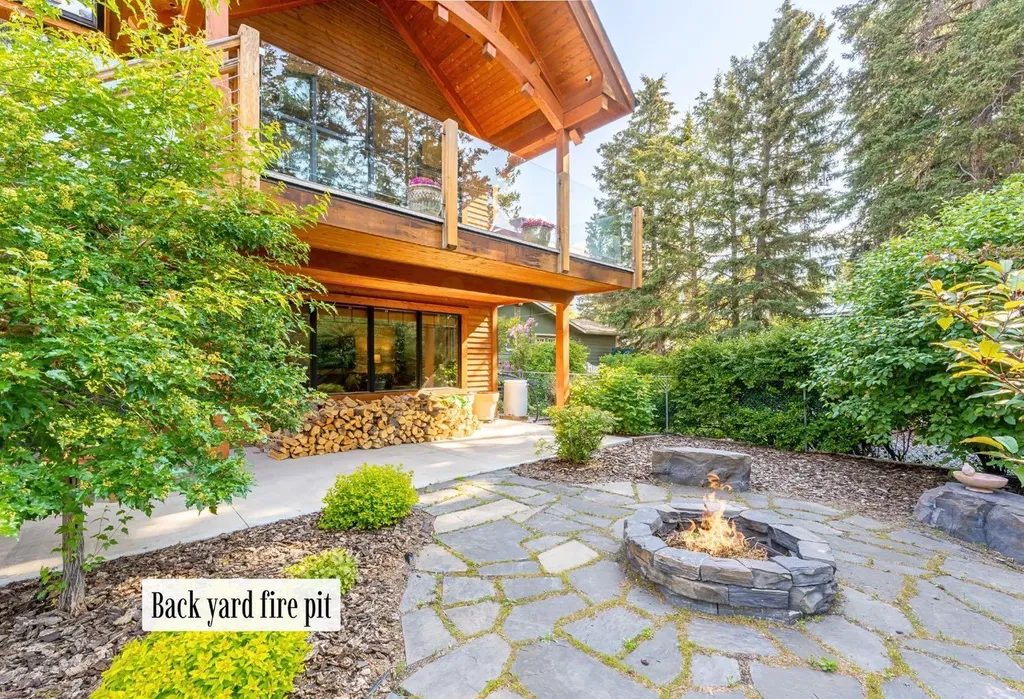 517 4th Street Canmore AB T1W 2E7